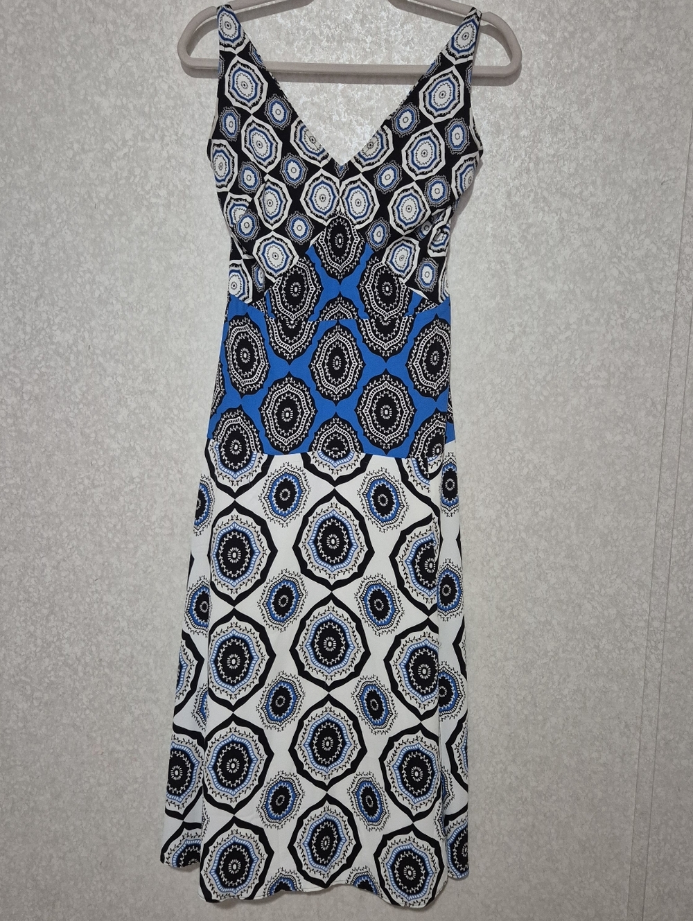 White House Black Market Blue Black White Geometric Midi Dress..size:6
